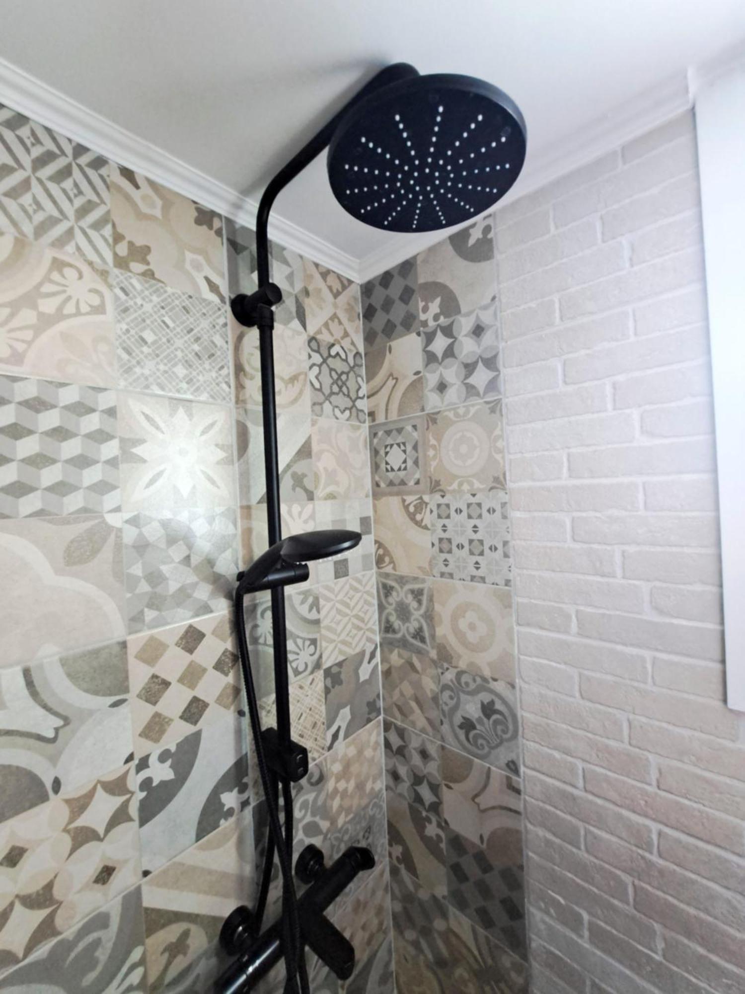 סרס Stylish City Center Apartment מראה חיצוני תמונה